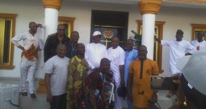 NEW HEAVEN ESTATE MANAGEMENT HONOURS ONIBA EKUN OF IBA KINGDOM WITH SPECIAL BIRTHDAY GIFT