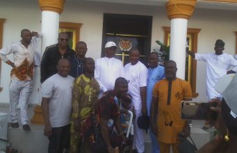 NEW HEAVEN ESTATE MANAGEMENT HONOURS ONIBA EKUN OF IBA KINGDOM WITH SPECIAL BIRTHDAY GIFT