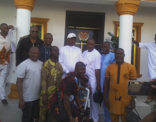 NEW HEAVEN ESTATE MANAGEMENT HONOURS ONIBA EKUN OF IBA KINGDOM WITH SPECIAL BIRTHDAY GIFT